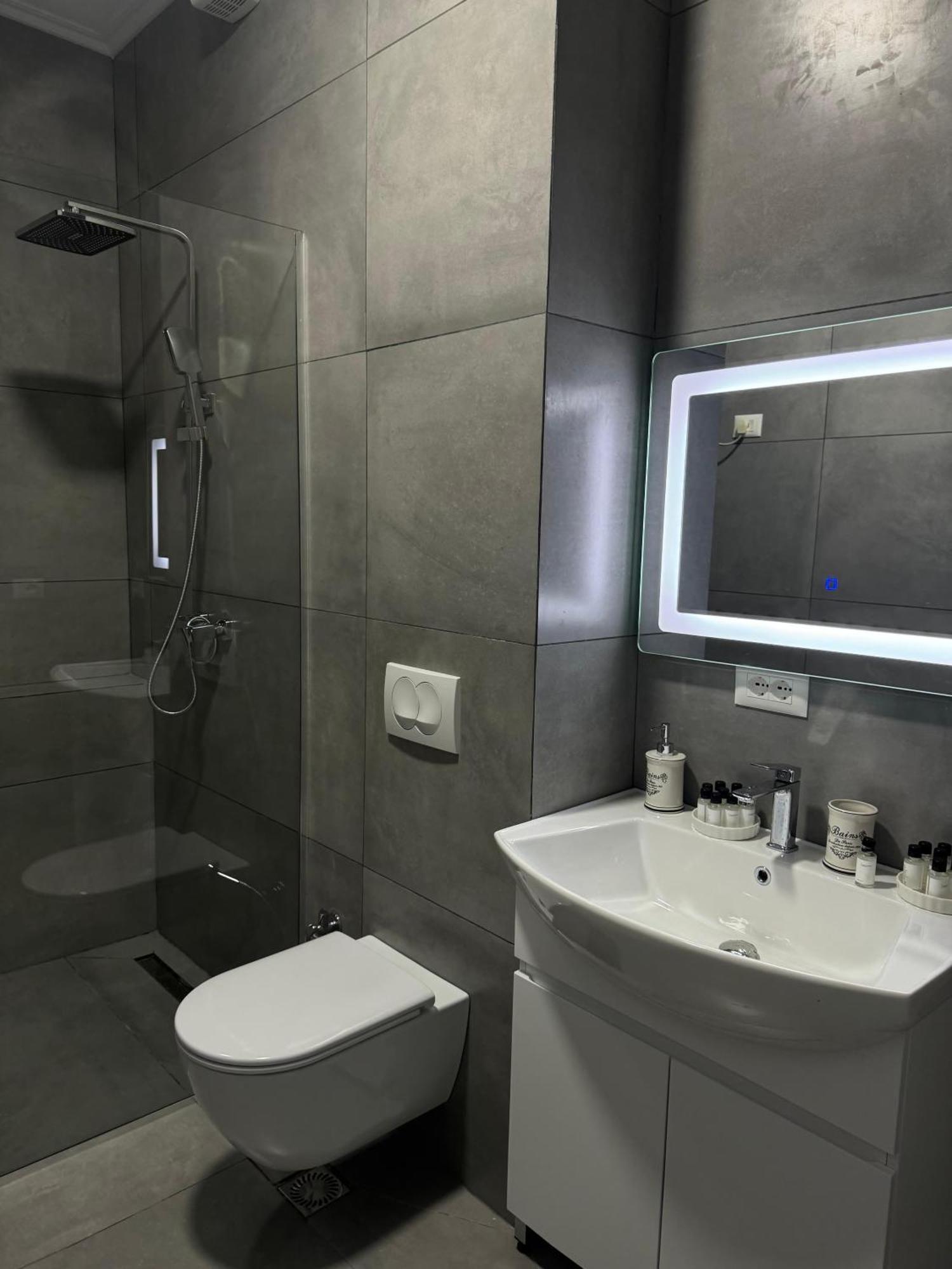 Sun Tower Luxury Suite-View From Of Tirana Center Exterior photo